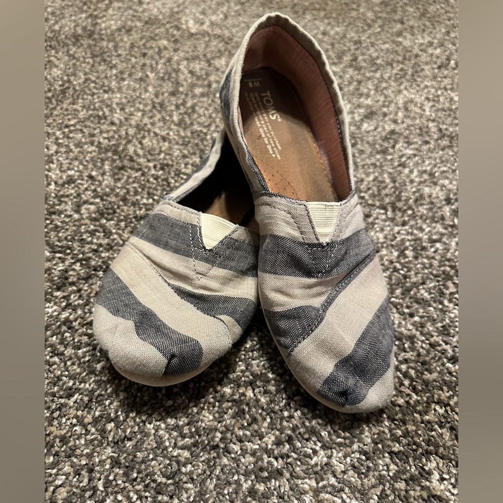Toms